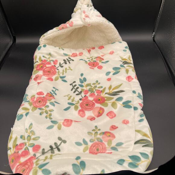 Zip-up Swaddler - Very Soft and Thick - Great for a Cold Night Out - Picture 1 of 4